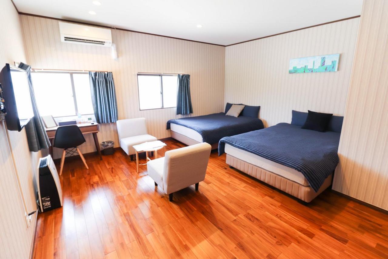 Condominium Hotel Mihama Upi Chatan Bilik gambar