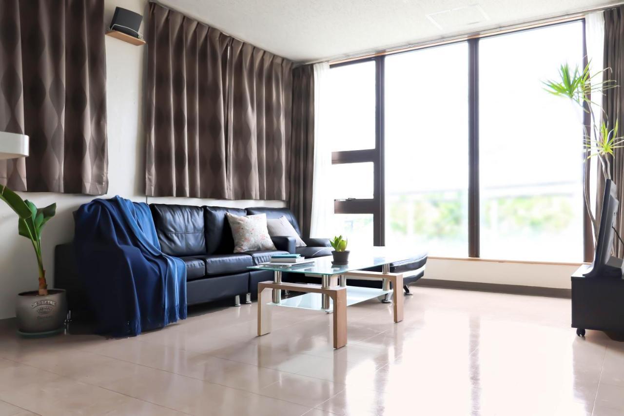 Condominium Hotel Mihama Upi Chatan Luaran gambar
