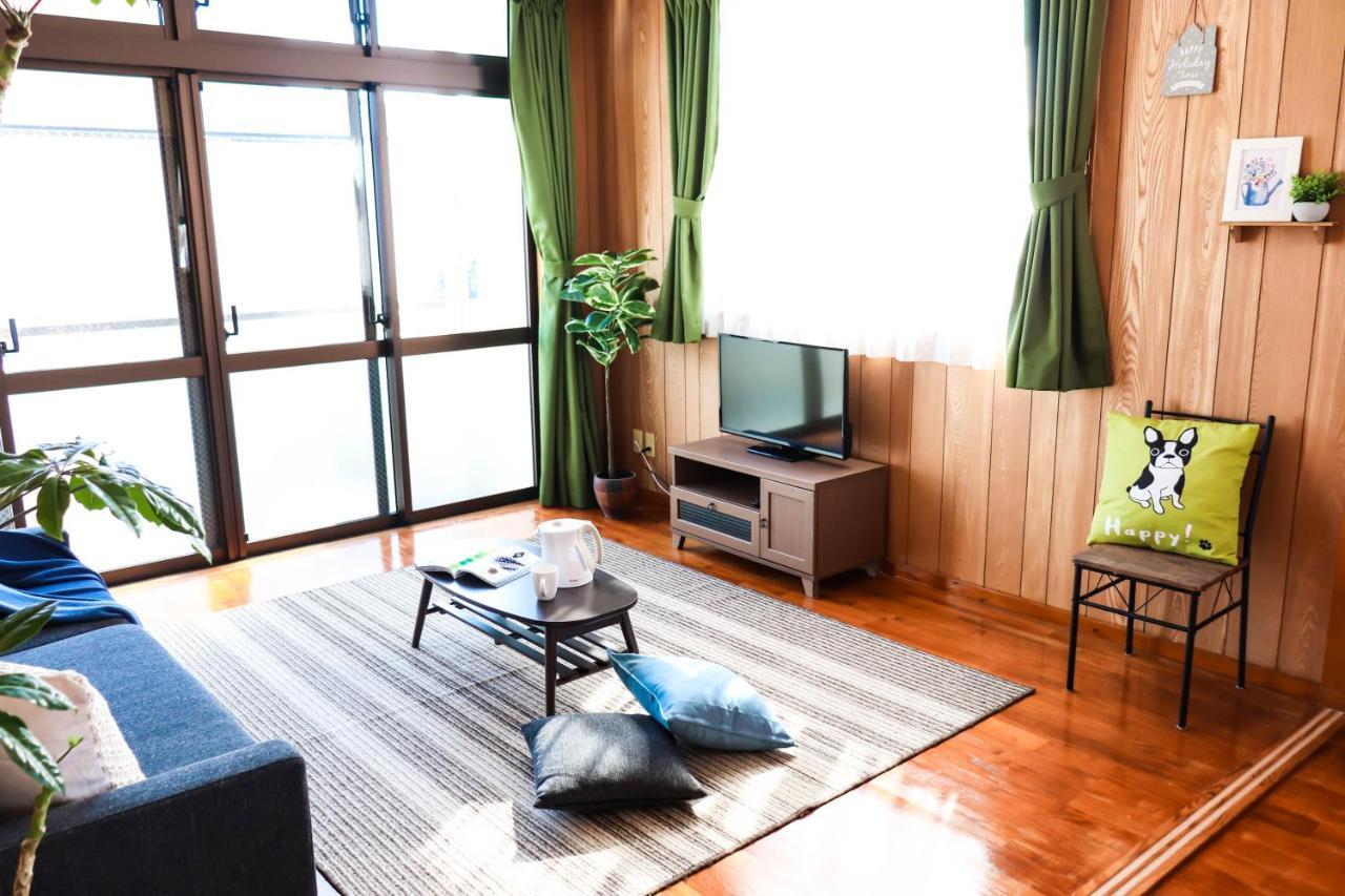 Condominium Hotel Mihama Upi Chatan Luaran gambar